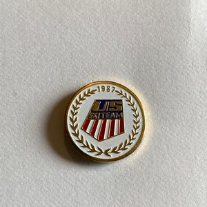 1987 Olympic ski pin 3/4”